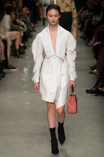 Look 49
